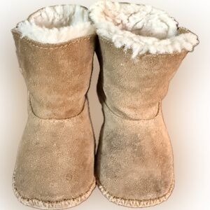 UGG Mini Bailey Boots in Chestnut Suede